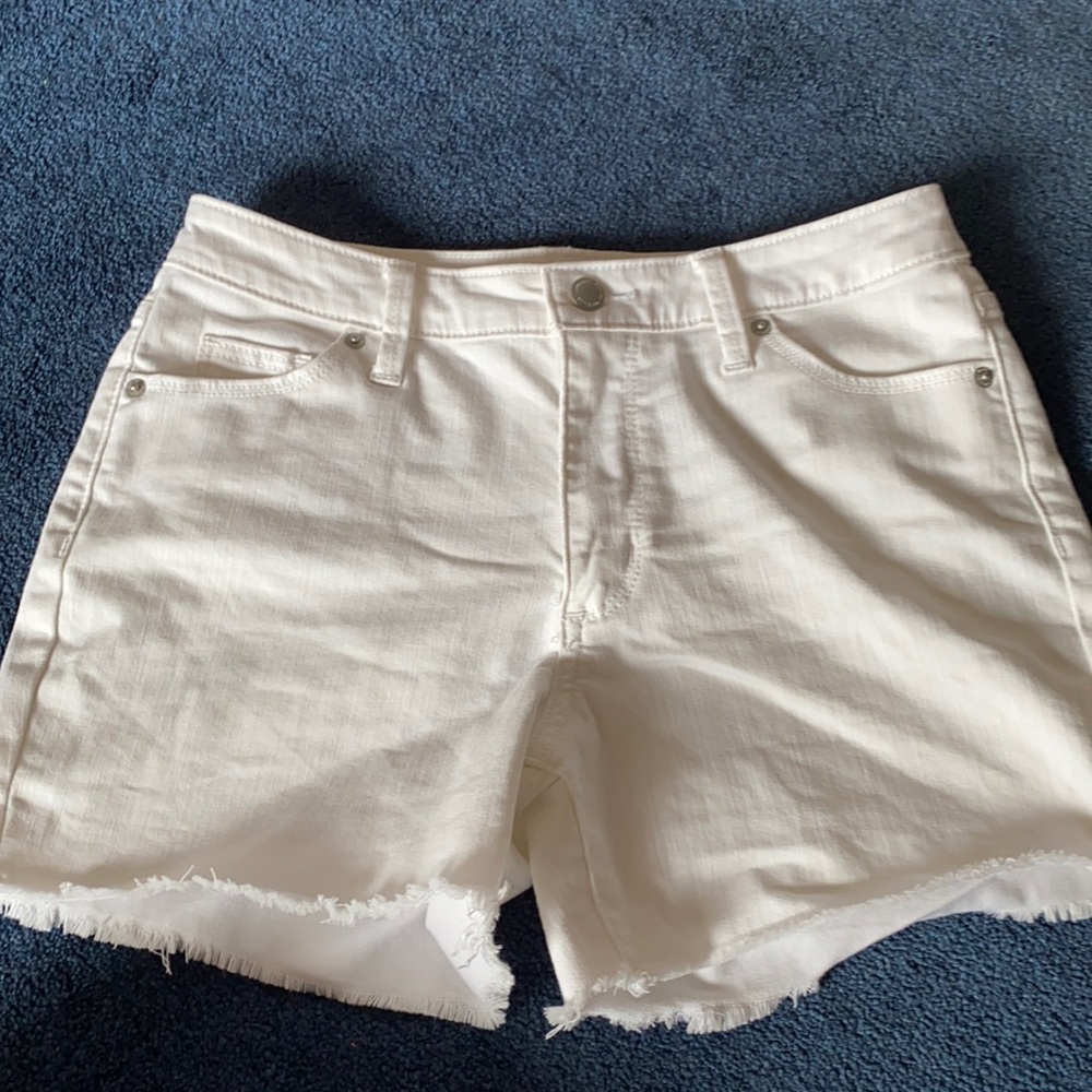 Universal Thread White Shorts Size 4